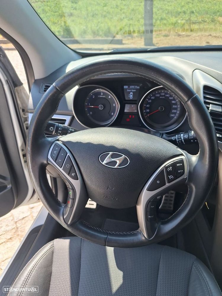 Hyundai i30 SW 1.6 CRDi Style J17 - 9