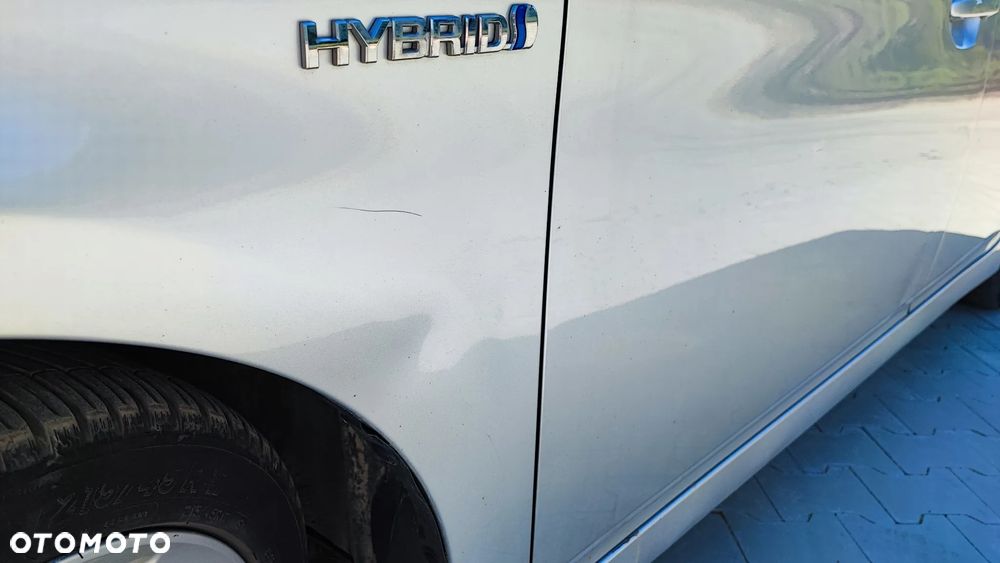 Toyota Prius (Hybrid) - 12