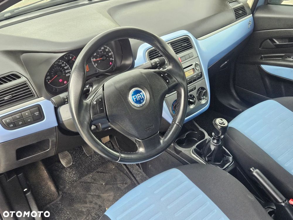 Fiat Grande Punto - 10