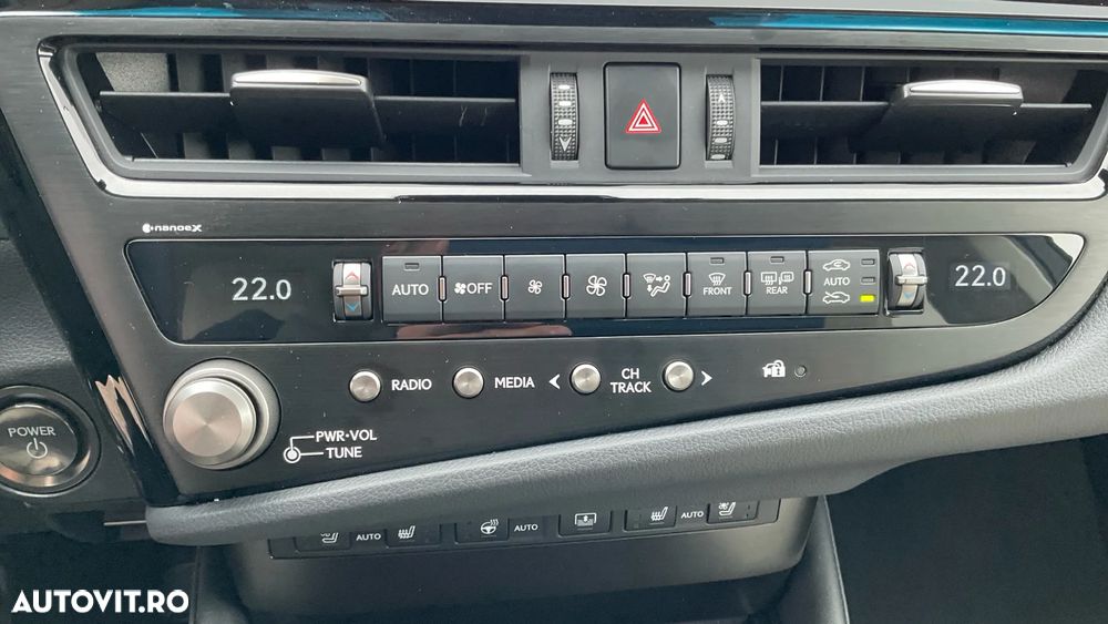 Lexus Seria ES 300h 2.5 TNGA HV 25H- 4X2 CVT Luxury - 8