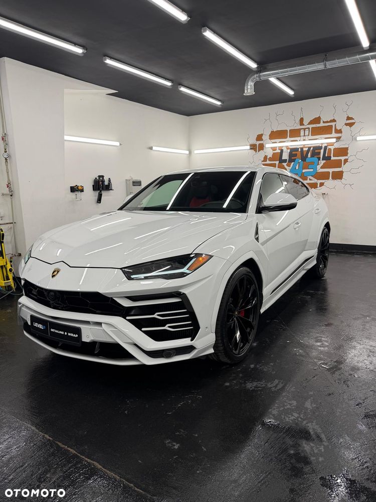 Lamborghini Urus - 1