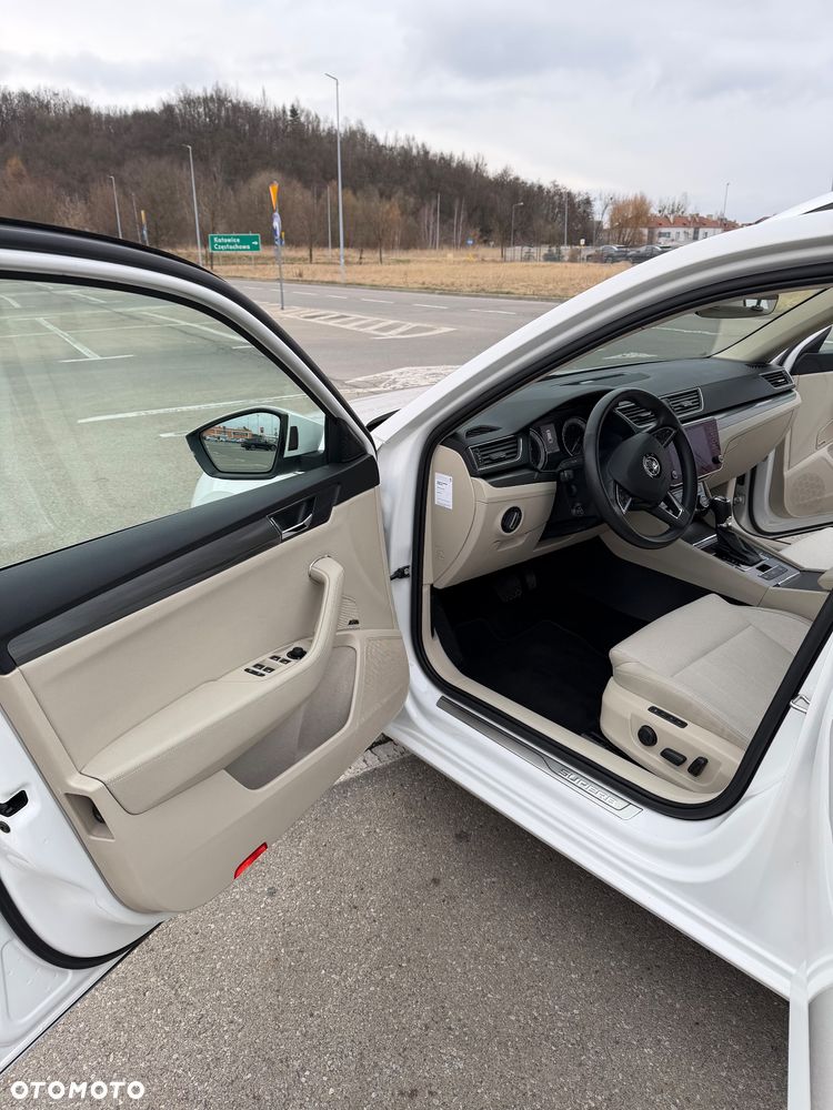 Skoda Superb 2.0 TDI Style DSG - 35