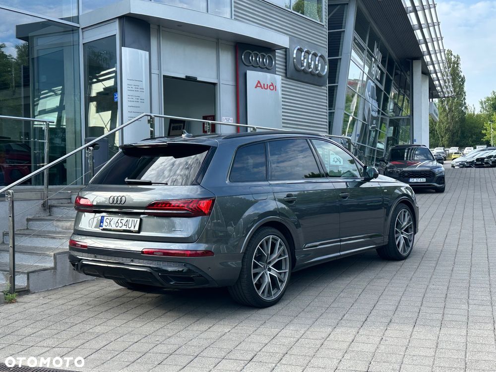 Audi Q7 - 1