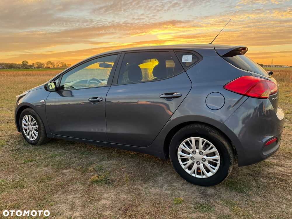 Kia Ceed 1.4 CRDi 90 Spirit - 26