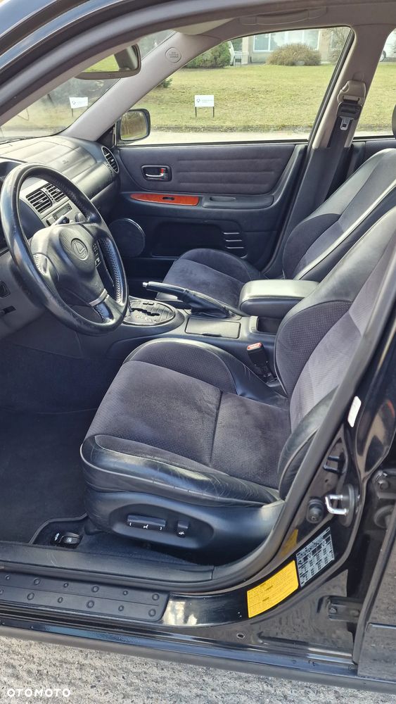 Lexus IS 200 Elegance - 12