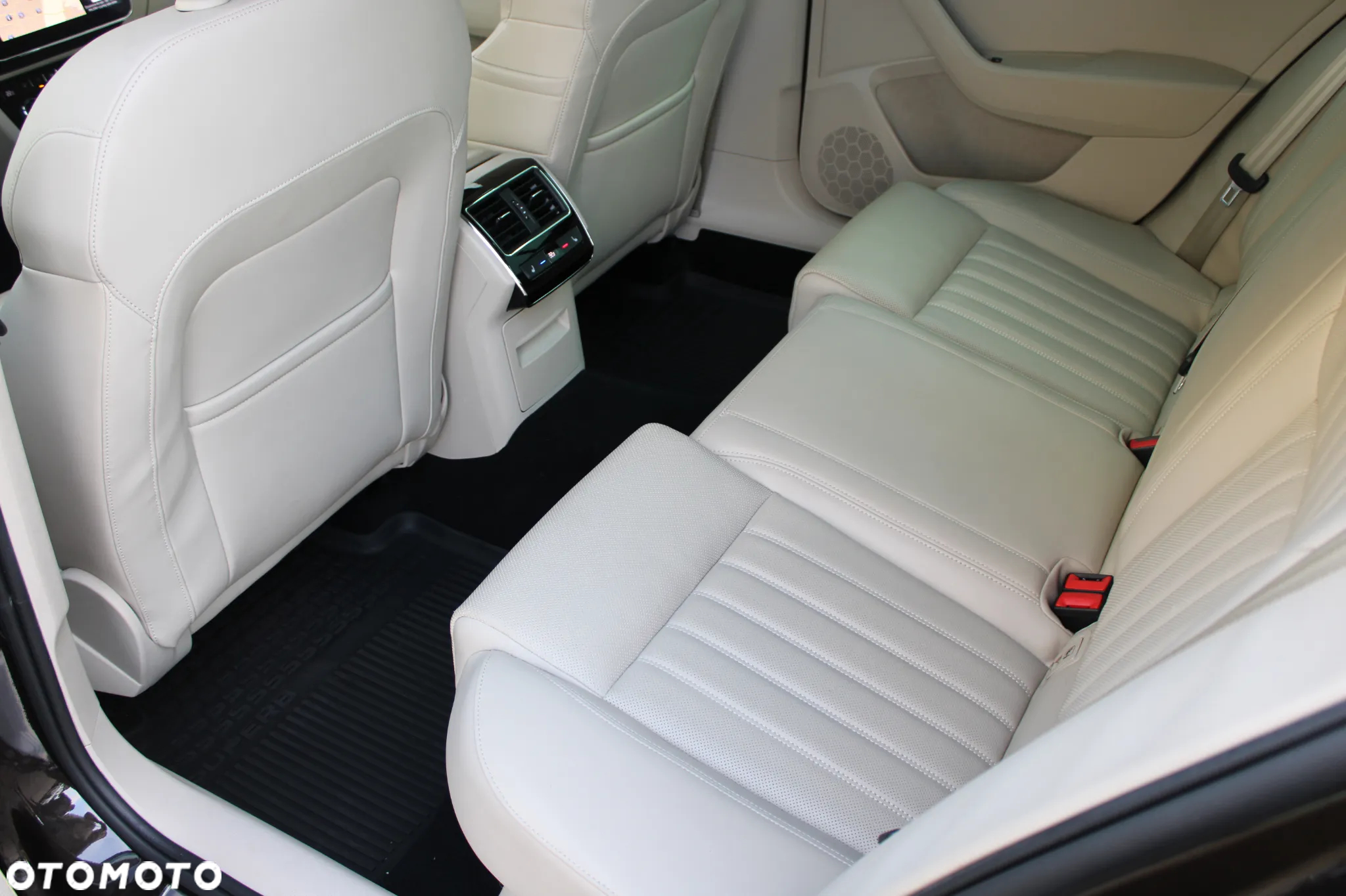 Skoda Superb 2.0 TSI 4x4 L&K DSG - 15