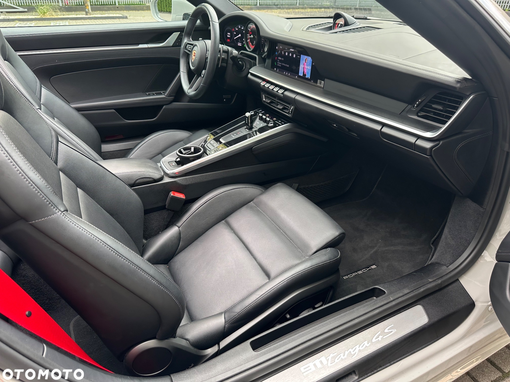 Porsche 911 Targa 4S - 14