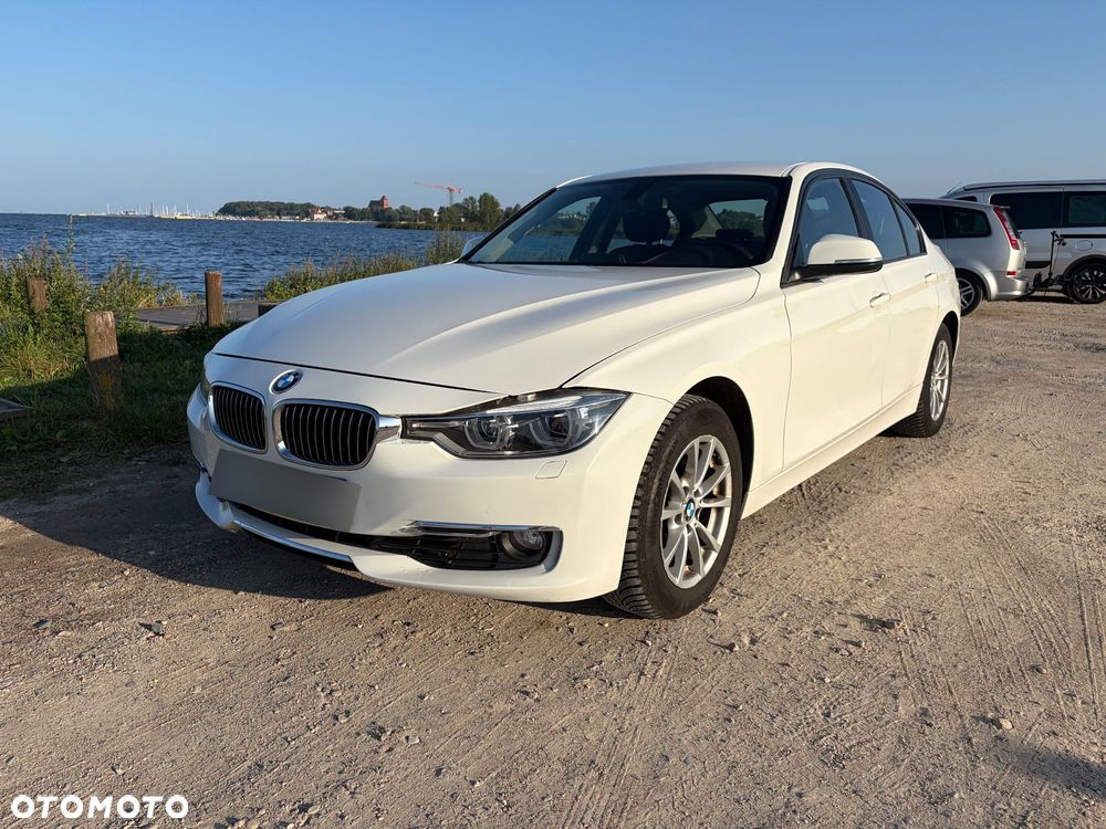 BMW Seria 3 318d - 4