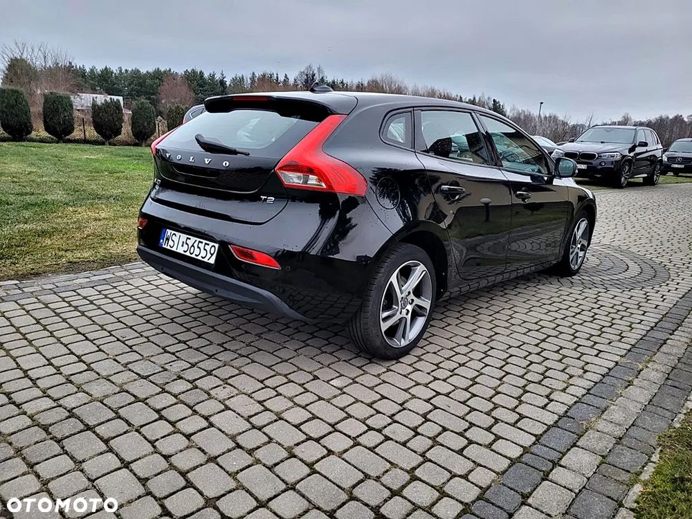 Volvo V40 T2 Momentum - 3