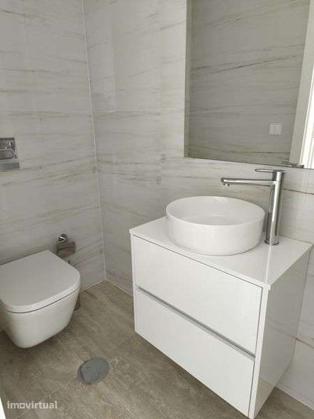 Arrendo apartamento T2 na trav de São Dinis, Porto - Grande imagem: 4/7