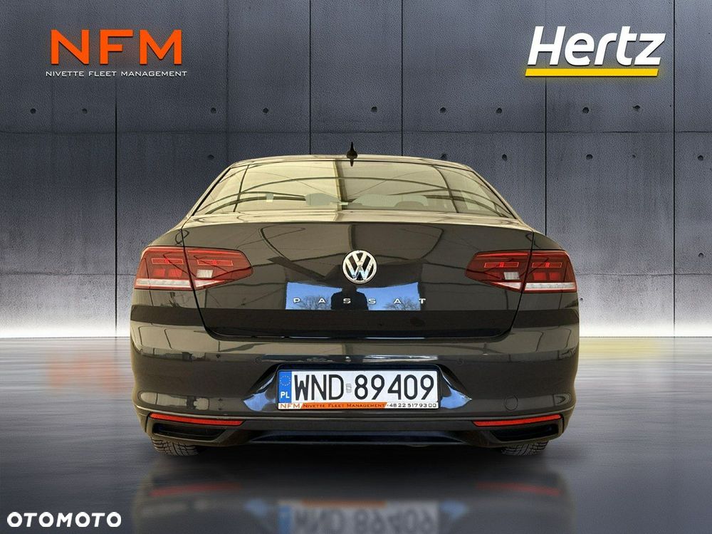 Volkswagen Passat 2.0 TDI EVO Essence DSG - 9