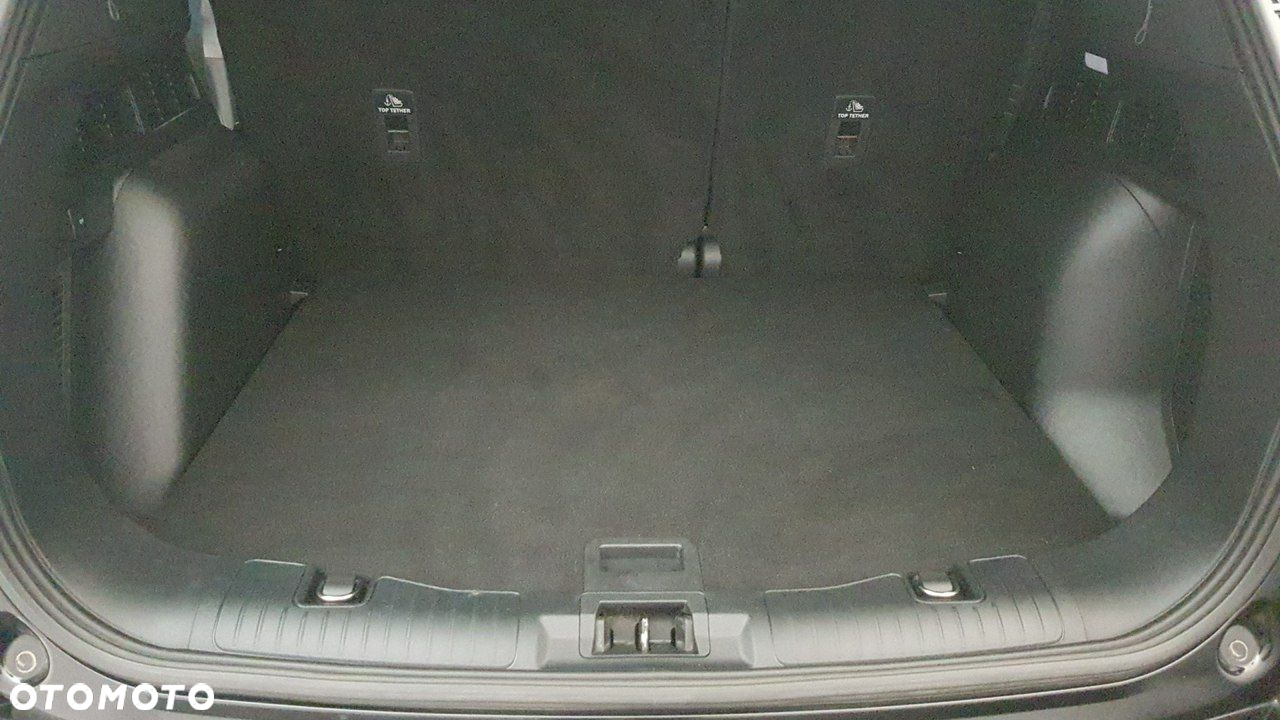 Ford Kuga - 24