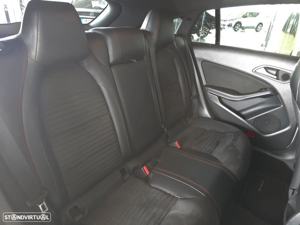 Mercedes-Benz CLA 220 d Shooting Brake AMG Line Aut. — fotografia 21