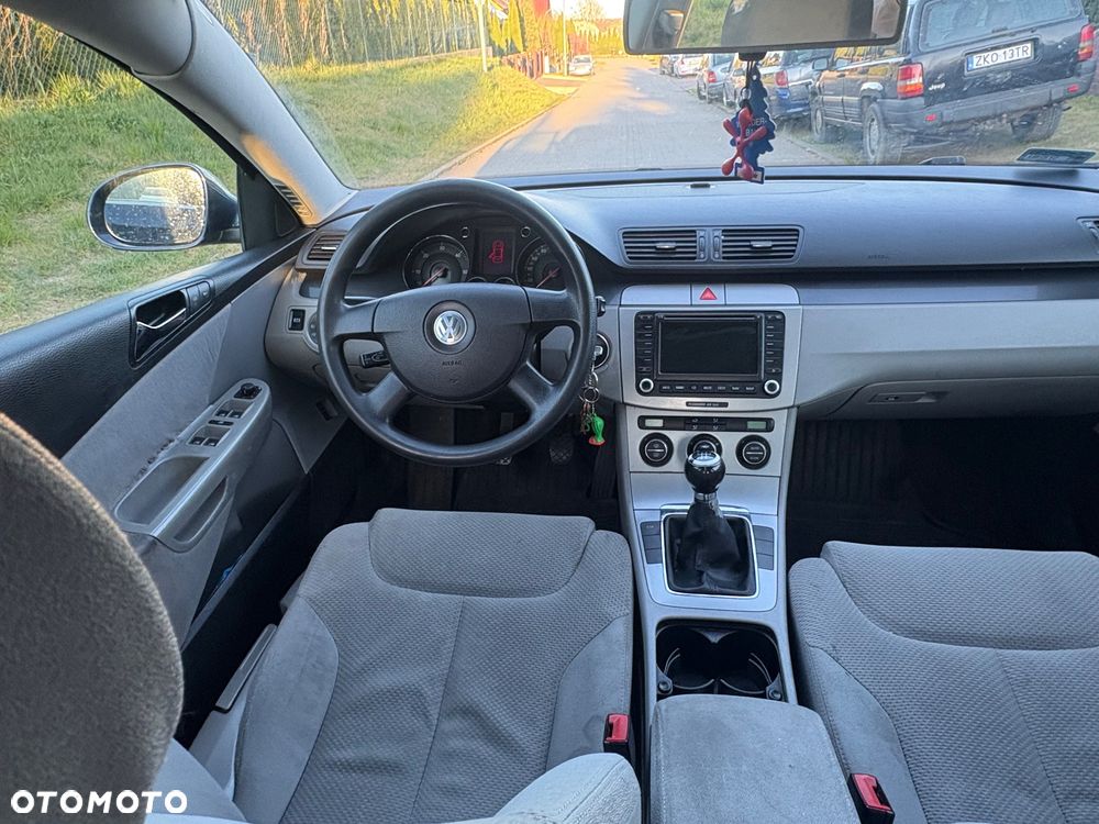 Volkswagen Passat 1.9 TDI Individual - 14