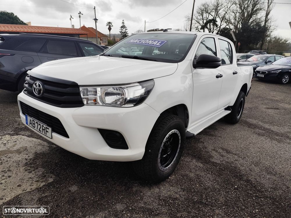 Toyota Hilux 2.4 D-4D 4WD CD Tracker - 1