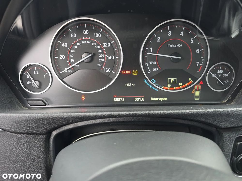 BMW Seria 3 330i GPF Luxury Line sport - 8