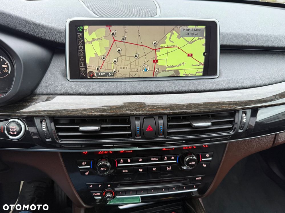 BMW X5 xDrive50i Sport-Aut - 3