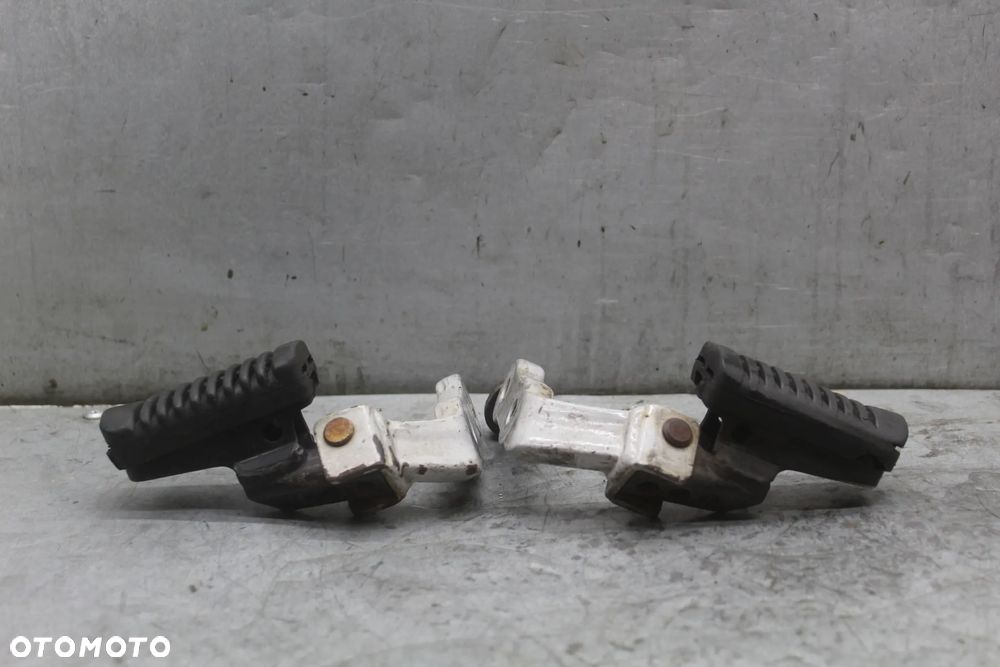 Aprilia Pegaso 650 Podnóżek podnóżki set sety lewy prawy