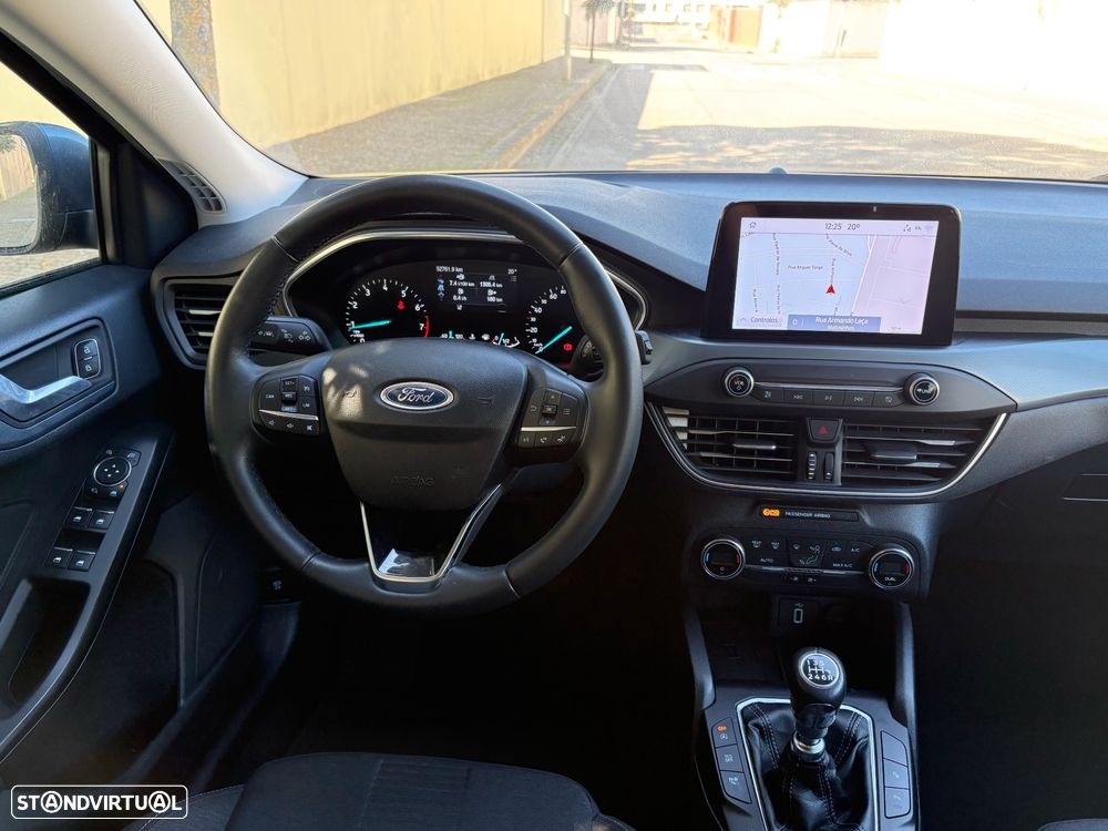 Ford Focus 1.0 EcoBoost Active X - 28
