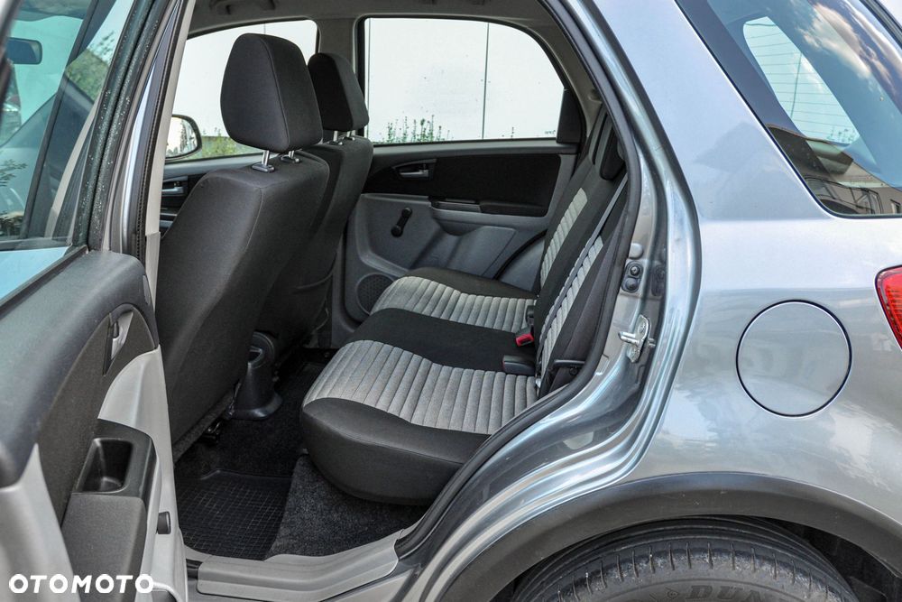 Suzuki SX4 - 8