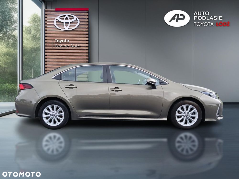 Toyota Corolla - 10