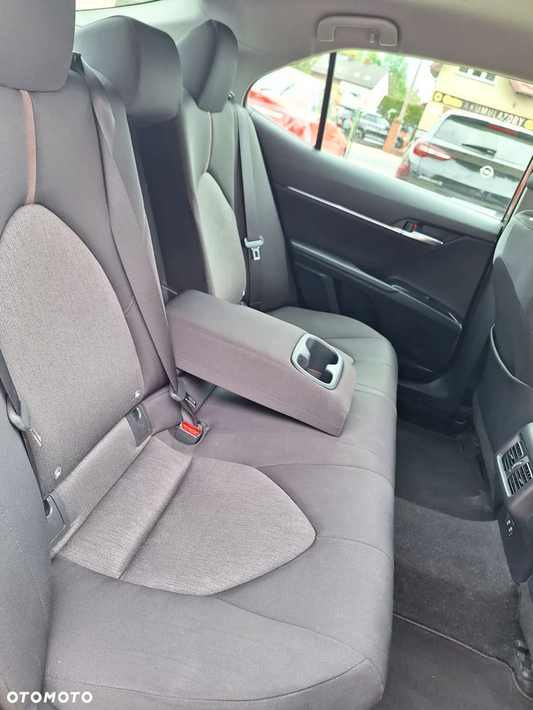 Toyota Camry 2.5 Hybrid Comfort CVT - 26