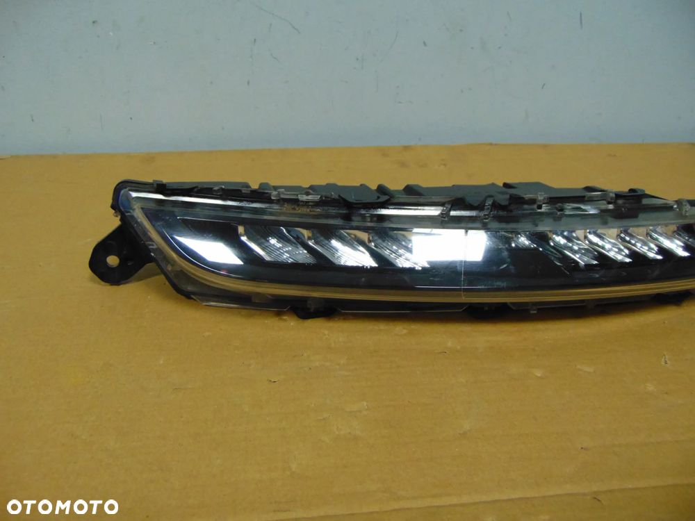 LED DRL PRAWY GÓRNY CITROEN C4 PICASSO II LIFT 9822653180 - 2