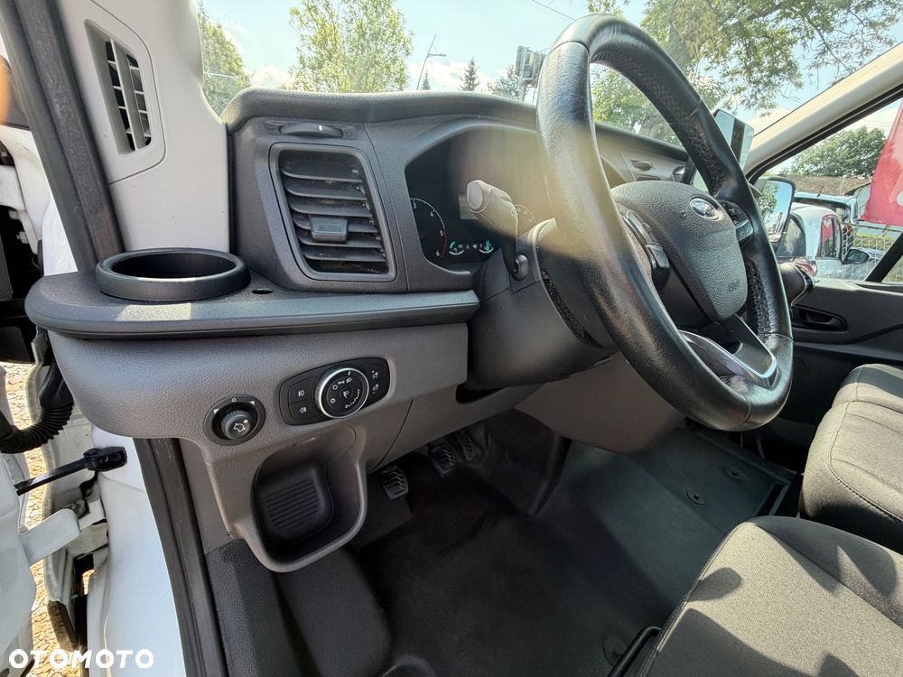 Ford Transit - 19