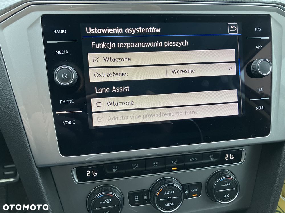 Volkswagen Passat - 14