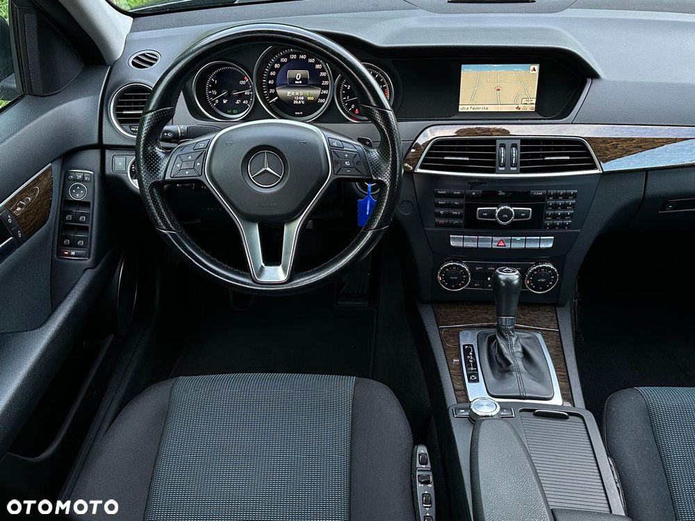 Mercedes-Benz Klasa C 250 CGI BlueEff Avantgarde - 19