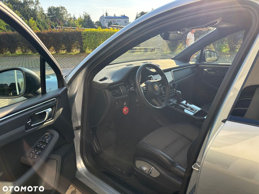 Porsche Macan T - 15