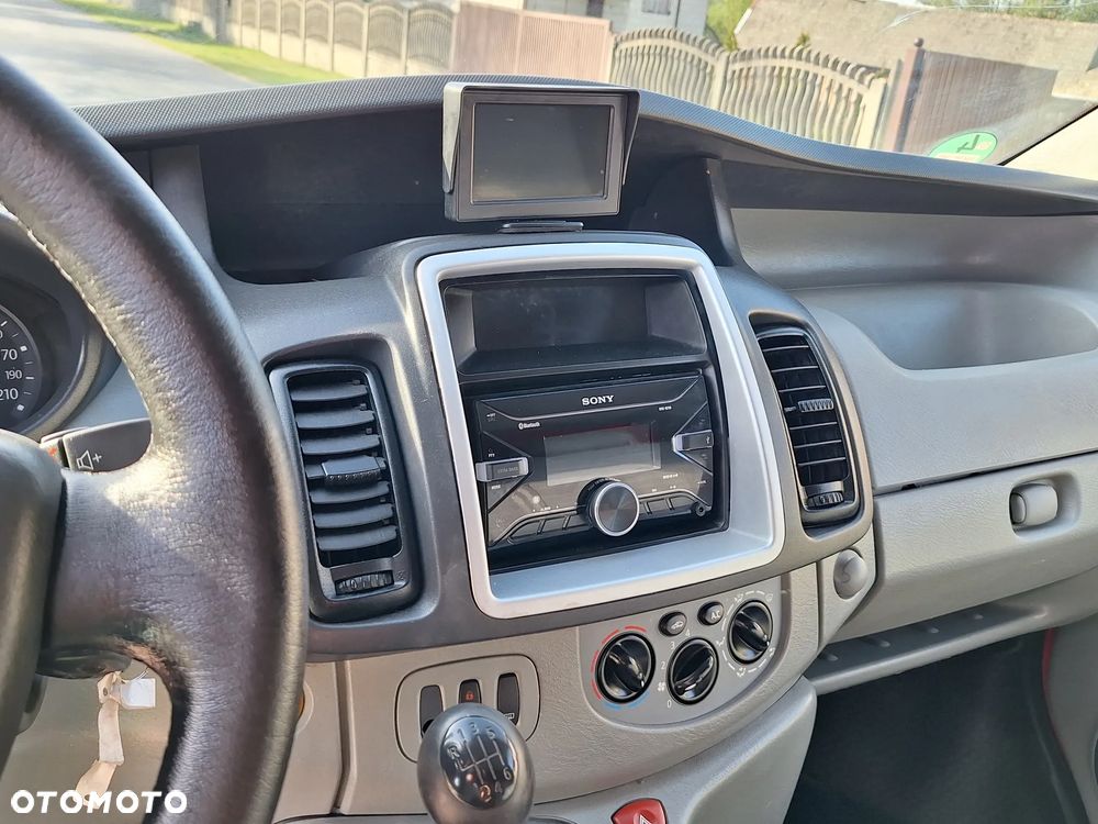 Renault Trafic - 15