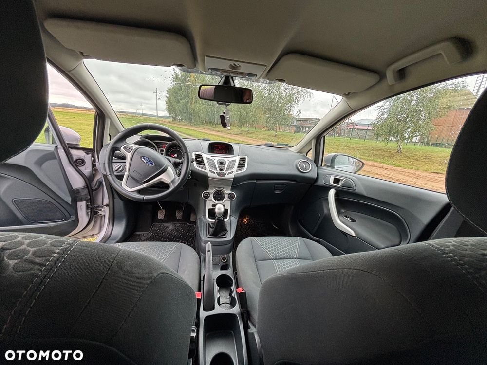 Ford Fiesta - 10