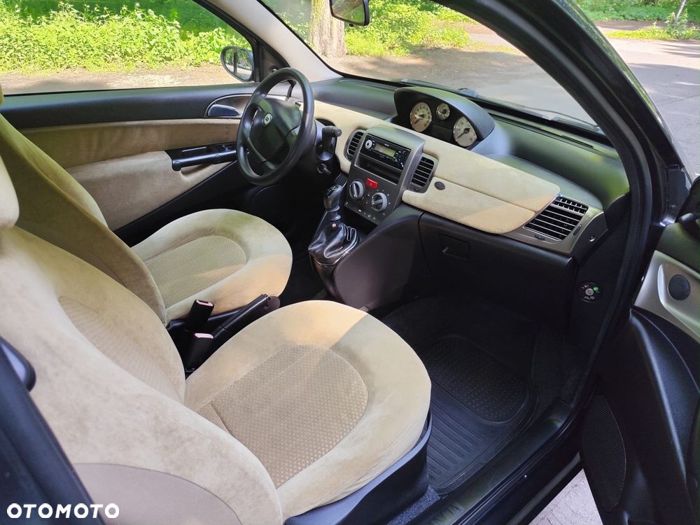 Lancia Ypsilon - 3