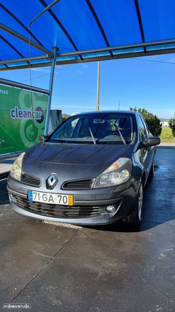 Renault Clio 1.2 16V Confort - 37