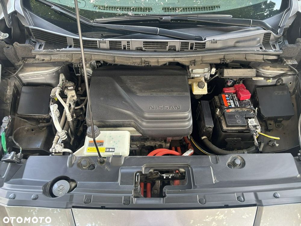 Nissan Leaf - 25