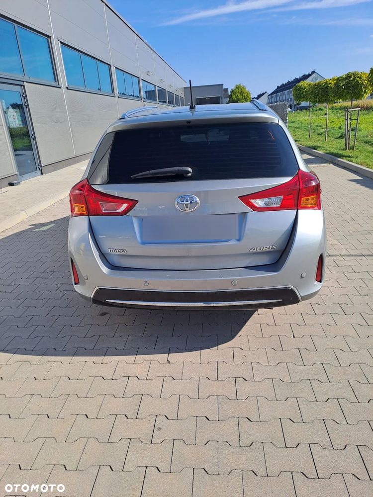 Toyota Auris 1.6 Premium Comfort - 1