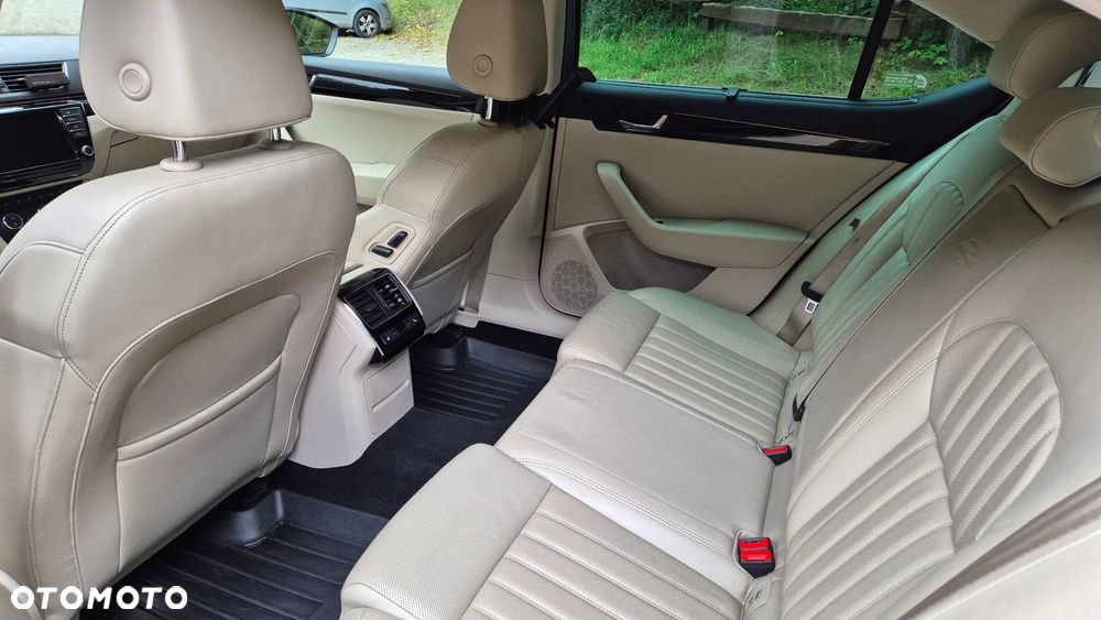 Skoda Superb 2.0 TSI 4x4 L&K DSG - 11