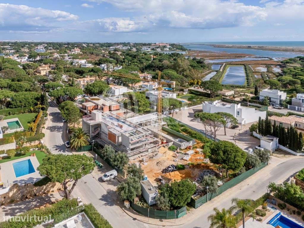 Moradia T6+2, na Quinta das Salinas, em Almancil - Grande imagem: 2/16