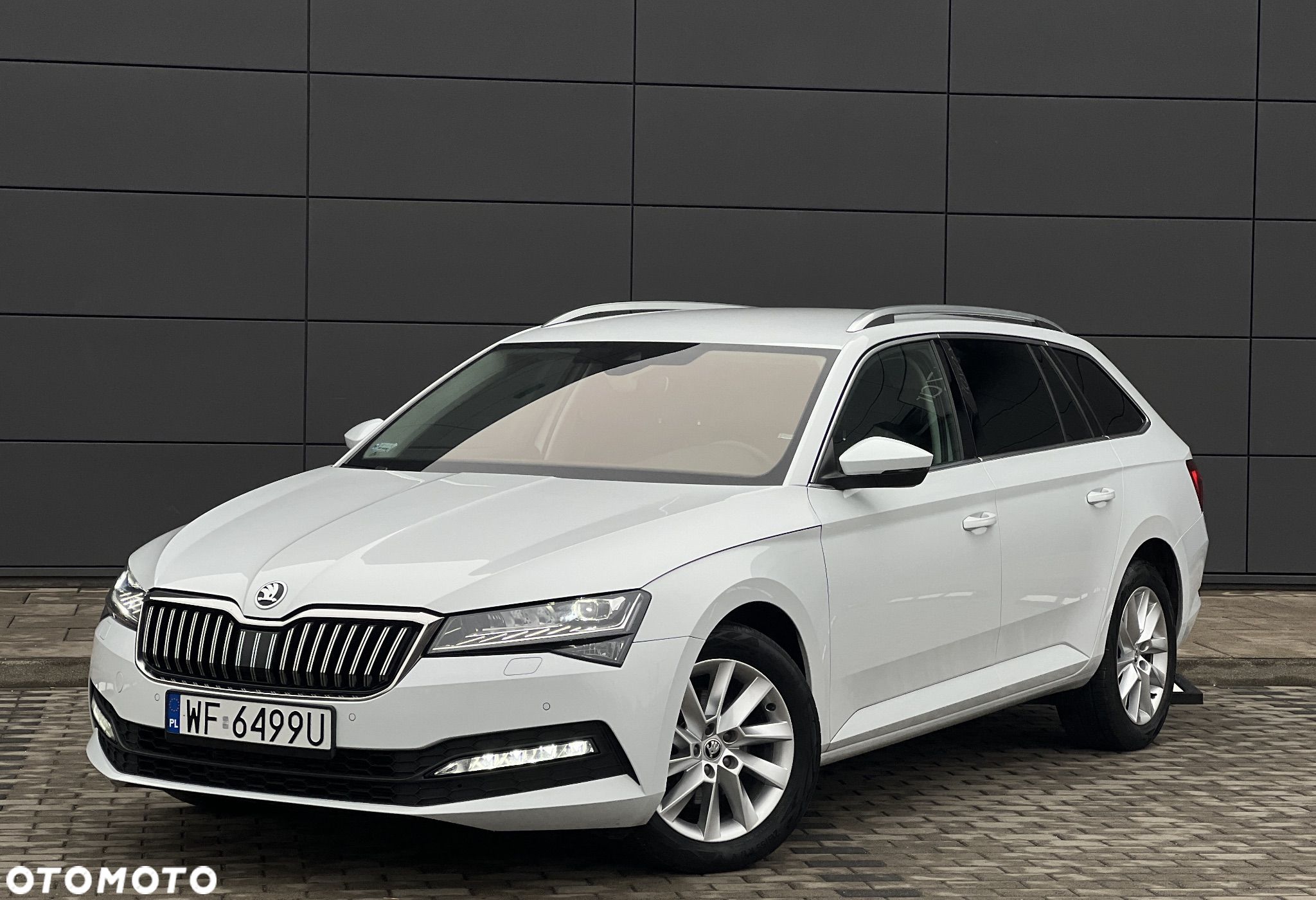 Skoda Superb 2.0 TDI Ambition DSG - 1