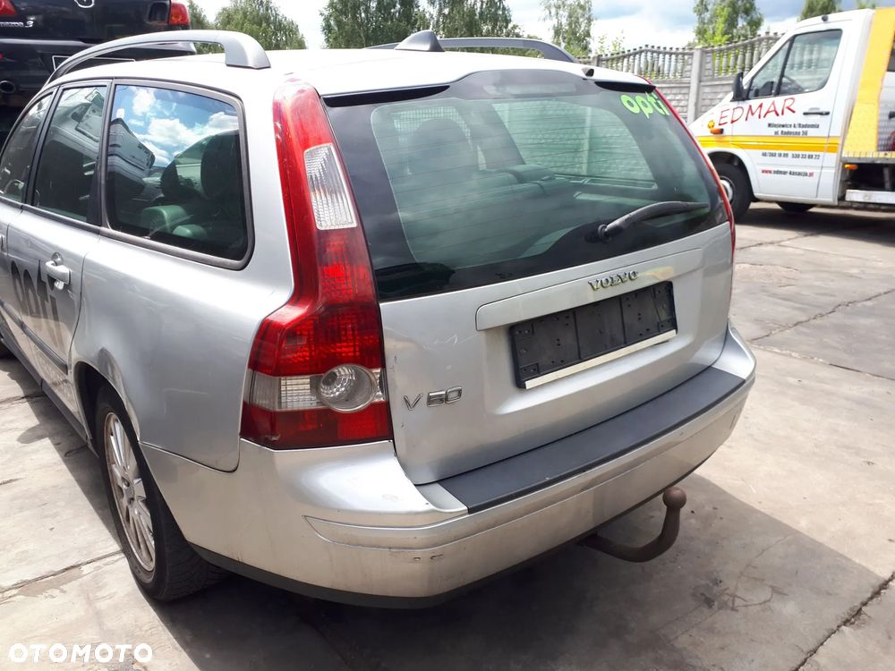 VOLVO V50 04-07 1.6 D ZDERZAK TYŁ TYLNY 426-26 - 3