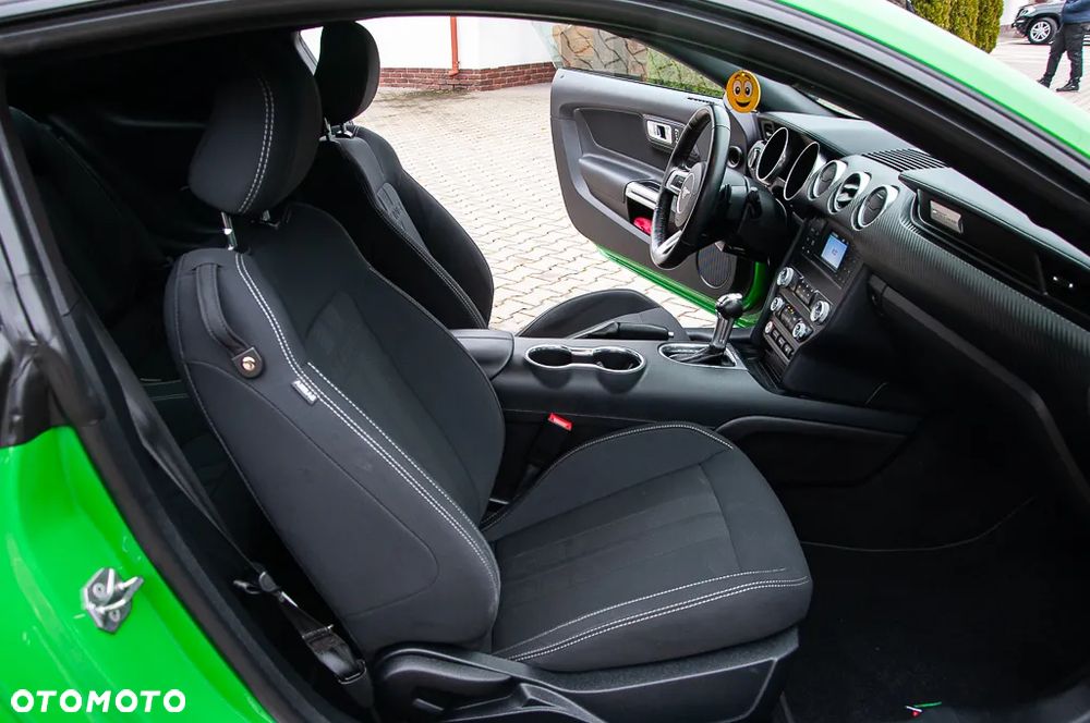 Ford Mustang 2.3 EcoBoost - 25