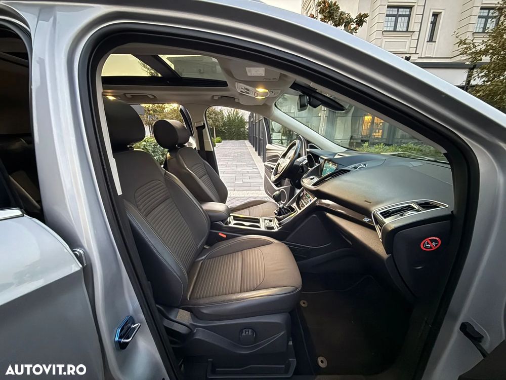 Ford Kuga - 4
