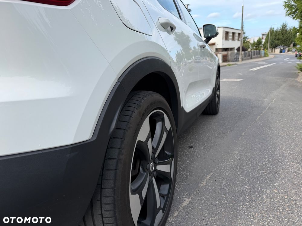 Volvo XC 40 D4 AWD Geartronic Momentum - 11