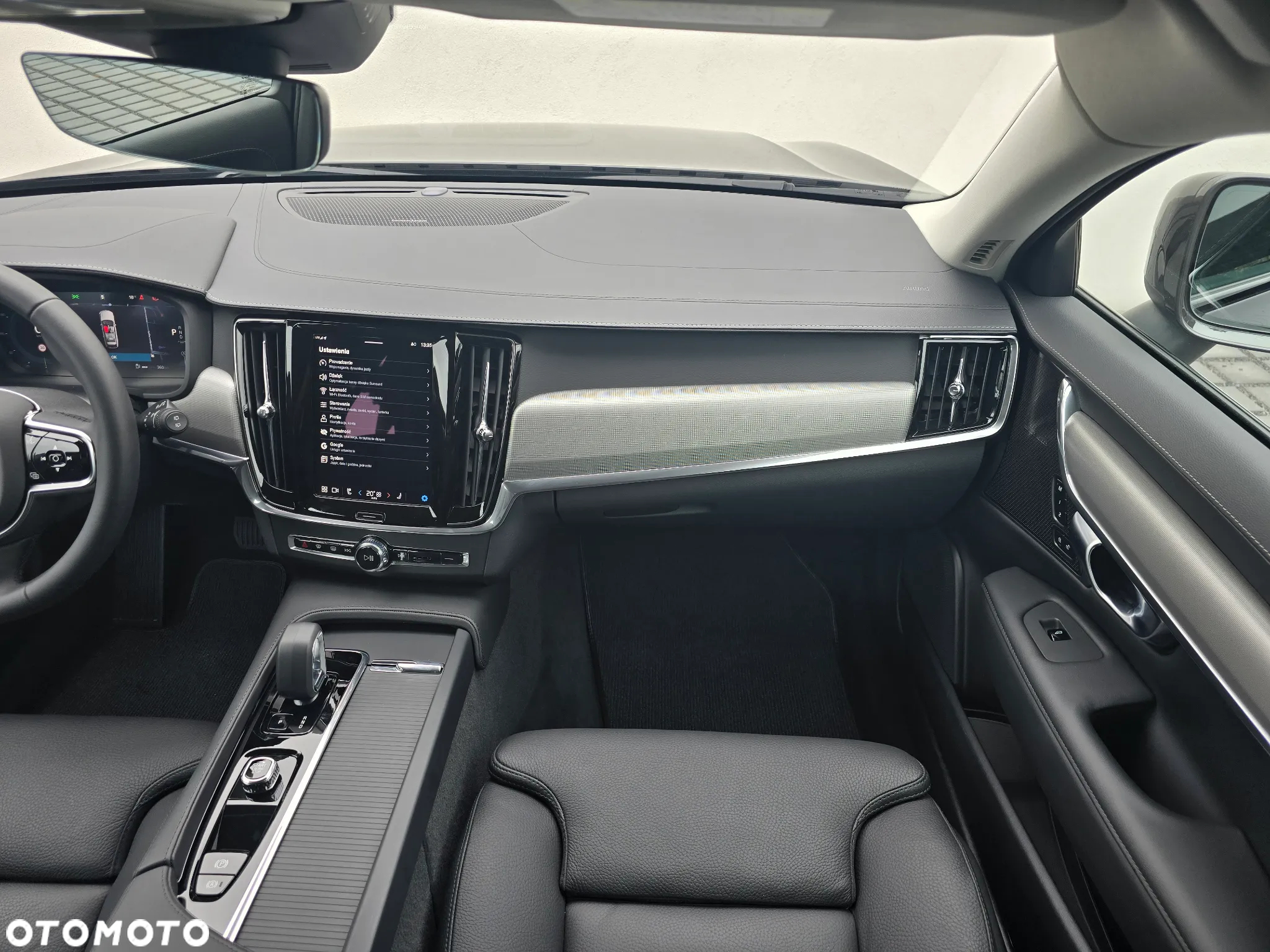 Volvo V90 Cross Country - 11