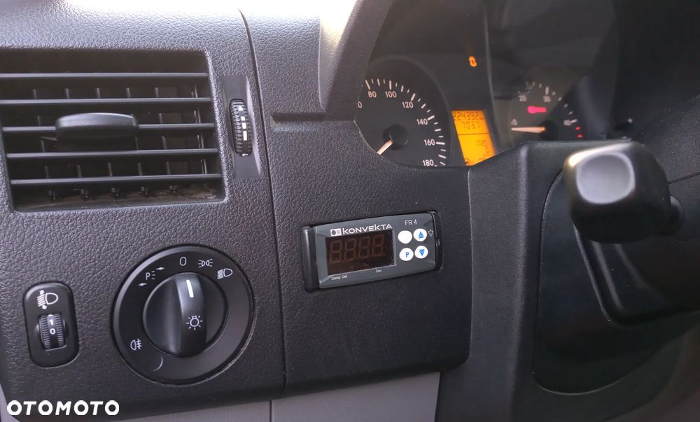 Mercedes-Benz SPRINTER - 11