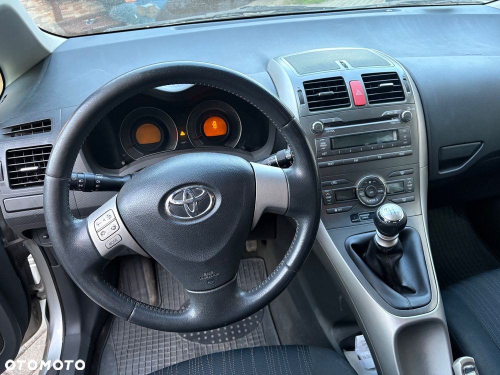 Toyota Auris 1.4 D-4D Luna - 8