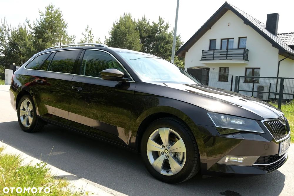 Skoda Superb 2.0 TDI DSG Ambition - 5