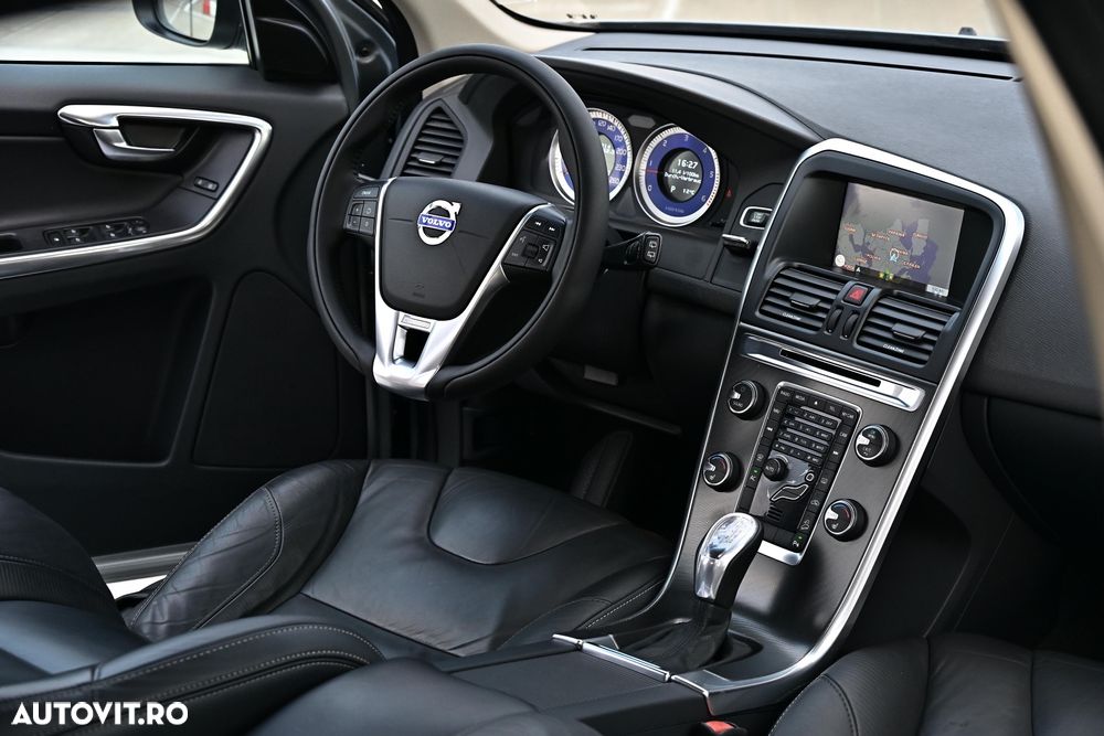 Volvo XC 60 D5 AWD Aut. RDesign - 5