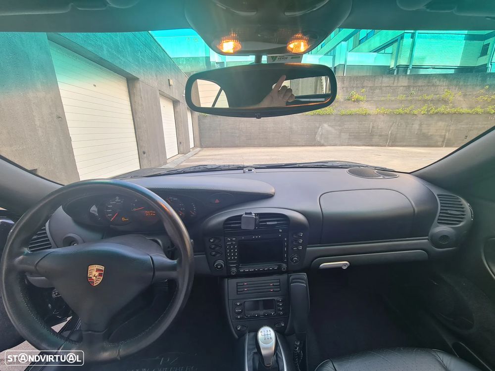 Porsche 911 (996) Carrera 4S Cabrio - 8